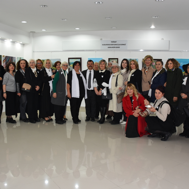 Trabzon'da 31 sanatçının eserlerinin yer aldığı sergi beğeniye sunuldu