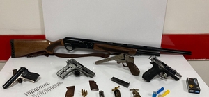 Samsun'da bir zanlının evinde 5 silah ile fişekler ele geçirildi