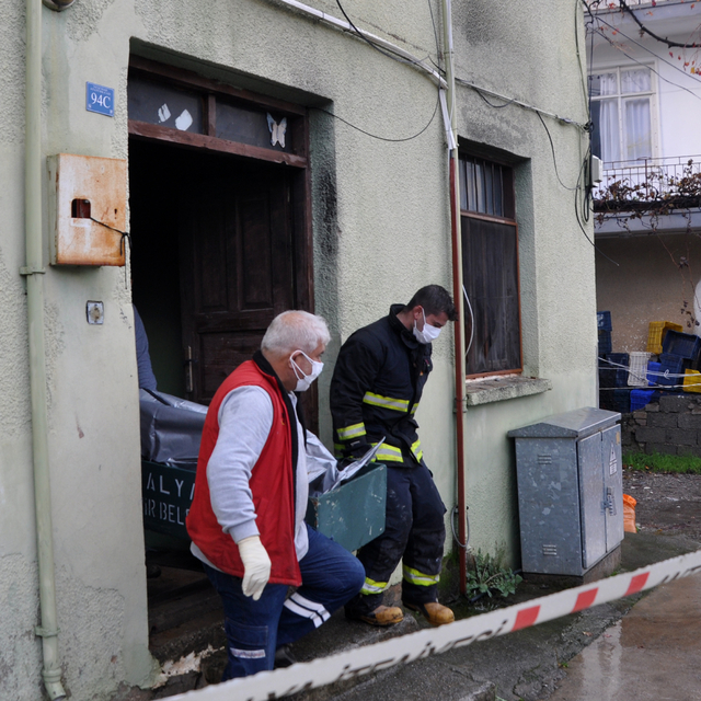 Yalnız yaşadığı dairede çıkan yangında yaşamını yitirdi