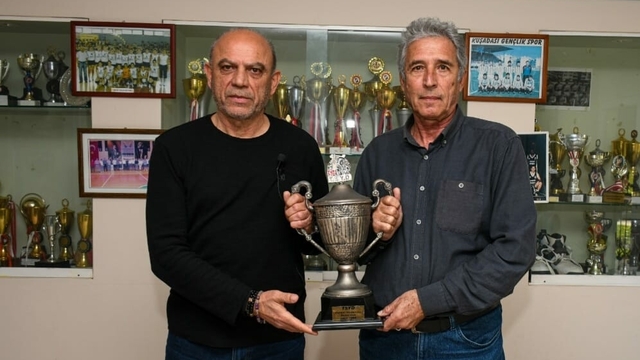 Kuşadası'nda efsane futbolculara Başkan Günel'den vefa