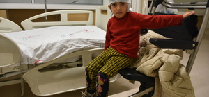 Erzurum'da okul dönüşü sahipsiz köpeklerin saldırısına uğrayan kız çocuğu yaralandı