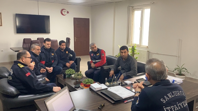 Şanlıurfa'da göçük altından çıkarılan işçi, kendisini kurtaran itfaiye ekibini ziyaret etti