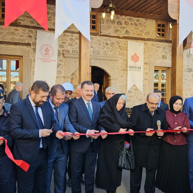 Balıkesir'de restore edilen 220 yıllık Yakup Bey Camisi cemaatine kavuştu