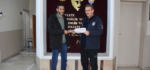 Konya'da vatandaşlar, buldukları para ve cüzdanı zabıtaya teslim etti