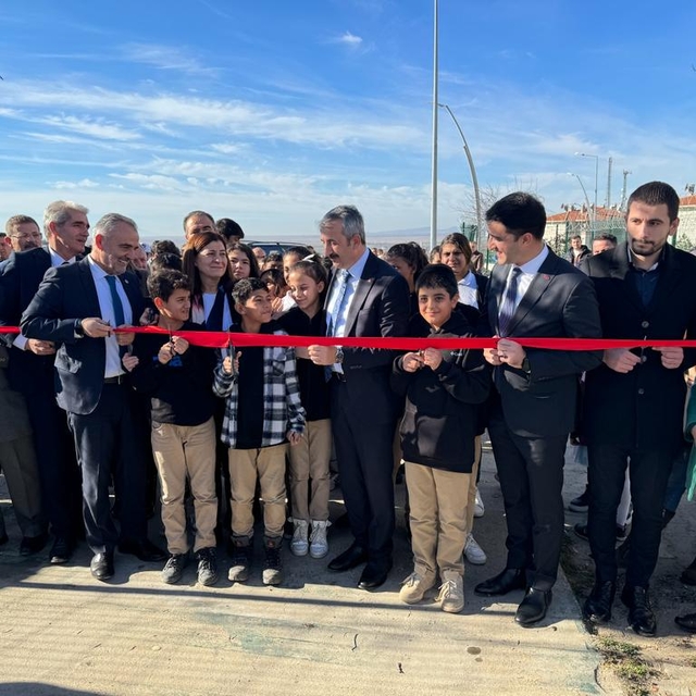 Edirne Valisi Sezer, İpsala'daki sosyal tesisin açılışına katıldı