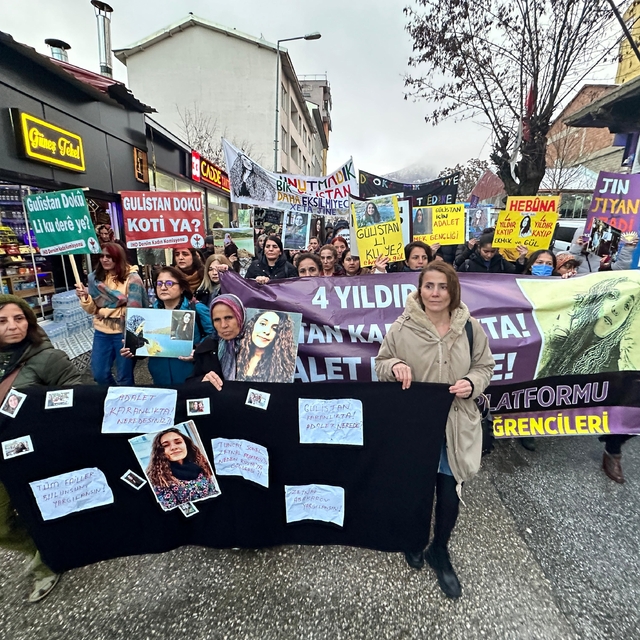 Kayıp Gülistan'ın annesi: 4 yıldır her gün sabah akşam balkona çıkıp kızımı...