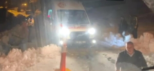 Ağrı'da kardan yolu kapanan köydeki hastanın yardımına ekipler koştu