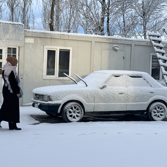 Van, Hakkari, Bitlis ve Muş'ta kar nedeniyle 681 yerleşim yerine ulaşım sağ...
