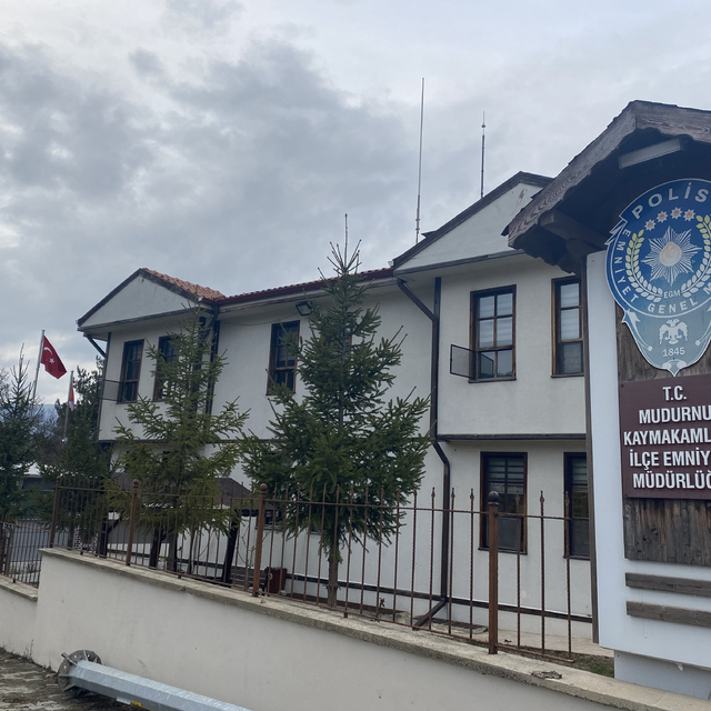 Bolu'da bir kişinin dolandırılmasını muhtarın dikkati engelledi