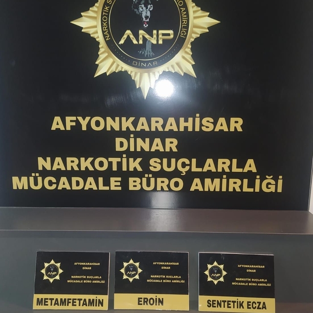 Dinar'da otomobilinde uyuşturucu ele geçirilen şüpheliye adli işlem yapıldı