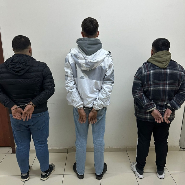 Diyarbakır'da belediye çalışanlarını silahla tehdit ettikleri iddiasıyla 5...