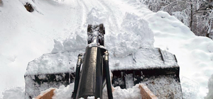 Artvin'de kar ve heyelan nedeniyle 40 köy yolu ulaşıma kapandı