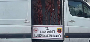 Bursa'da akaryakıt istasyonunda minibüste sucuk yıkanmasına ilişkin 2 kişi...