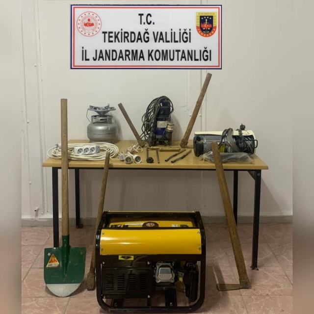 Tekirdağ'da kaçak kazı yapan 6 kişi suçüstü yakalandı