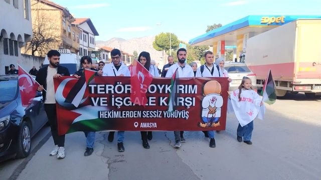 Amasya´da sağlık çalışanları Filistin için yürüdü