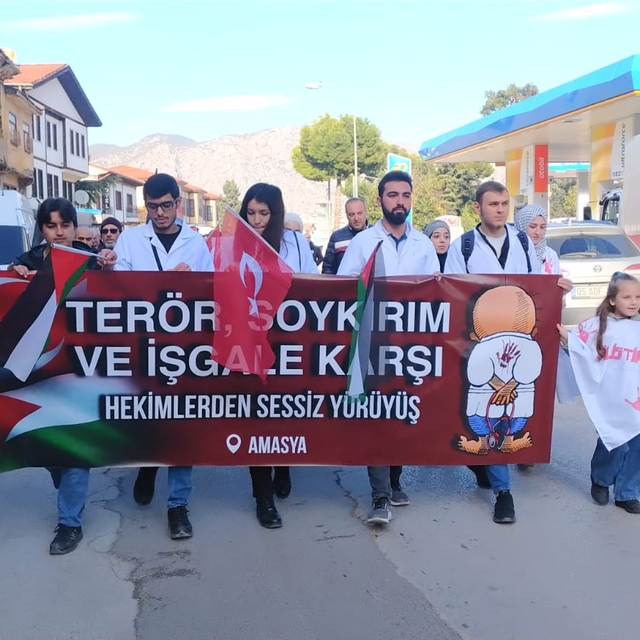 Amasya´da sağlık çalışanları Filistin için yürüdü