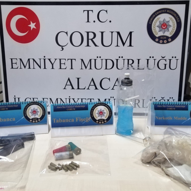 Çorum'da uyuşturucu ticareti yaptıkları iddiasıyla 5 zanlı tutuklandı
