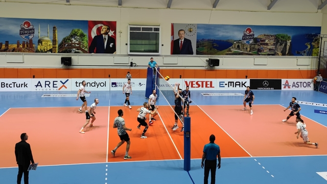 Voleybol: AXA Sigorta Efeler Ligi
