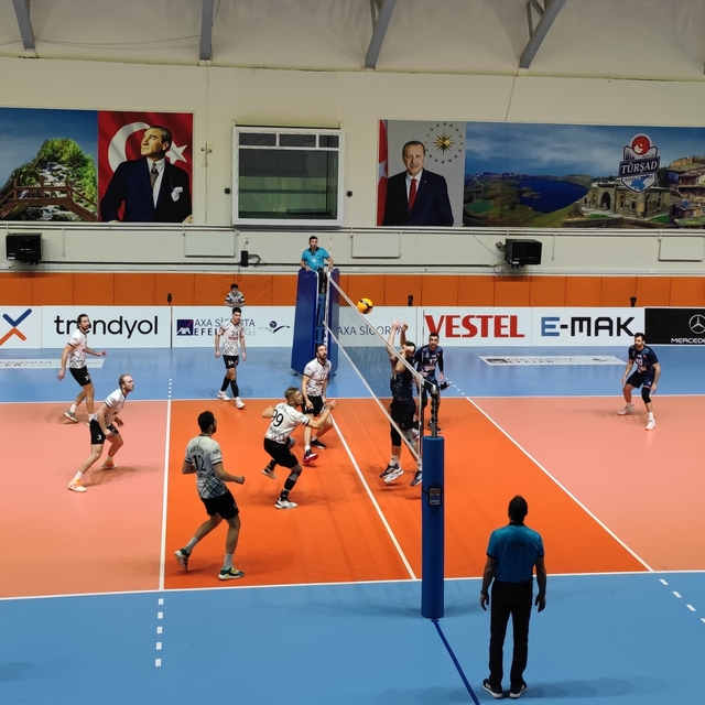 Voleybol: AXA Sigorta Efeler Ligi