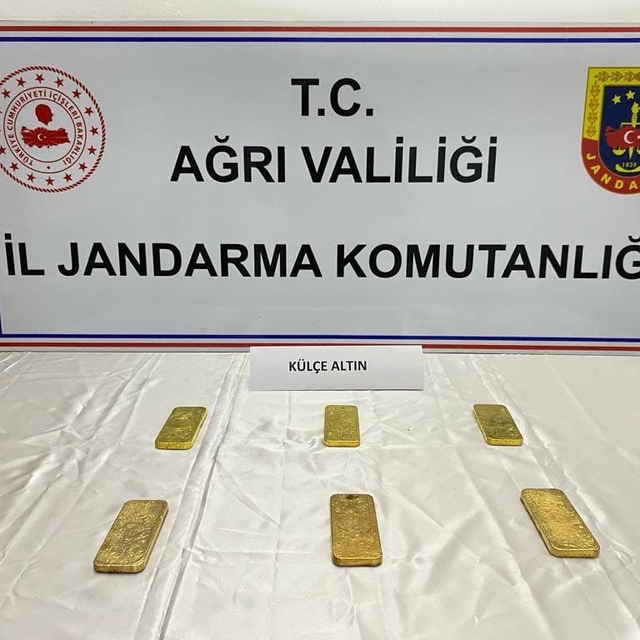 Ağrı'da 27 milyon 300 bin liralık 14 kilo külçe altın ele geçirildi