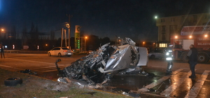 Sivas'ta otomobilde sıkışan sürücü itfaiye ekiplerince kurtarıldı 