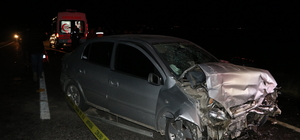 Niğde'de iki otomobilin çarpıştığı kazada bir çift öldü, 3 kişi yaralandı