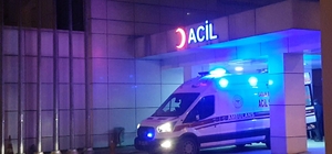 Tabancayı kurcalarken akrabasını kazara vurup ağır yaraladı