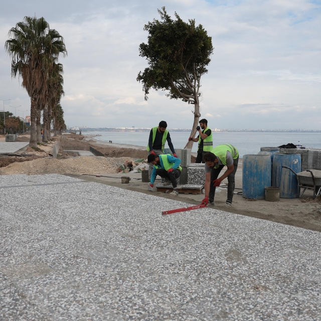 Antalya'da 2. Etap Konyaaltı Sahil Projesi'nde çalışmalar sürüyor