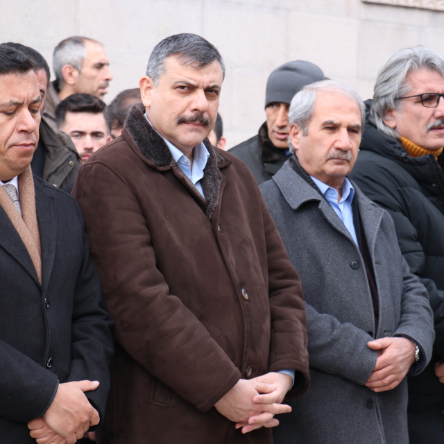 "Erzurumlu Aşık Ruhani" son yolculuğuna uğurlandı