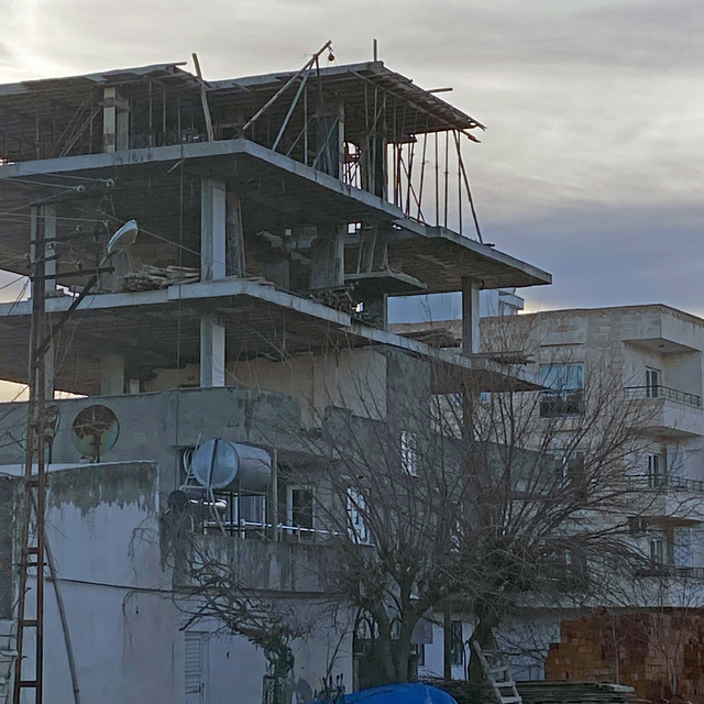 Mardin'de inşaatta çalışırken üzerine duvar devrilen işçi öldü