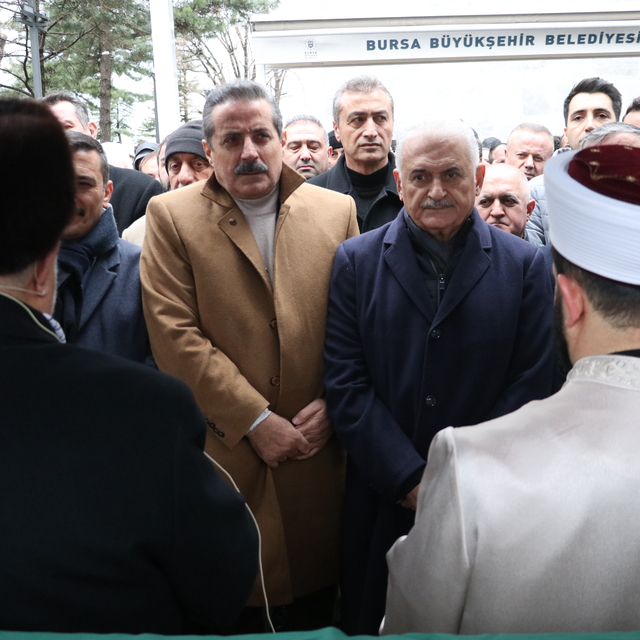 AK Parti Milletvekili Faruk Çelik'in annesi toprağa verildi