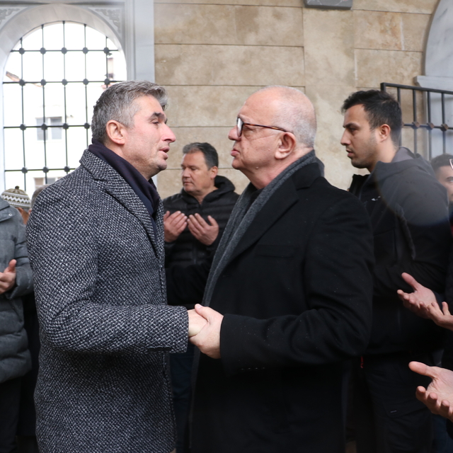 Kula Belediye Başkanı Tosun'un annesi son yolculuğuna uğurlandı