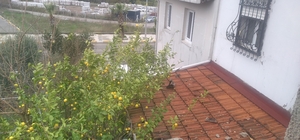 İzmir'de fırtınada zarar gören okulda eğitime 3 gün ara verildi