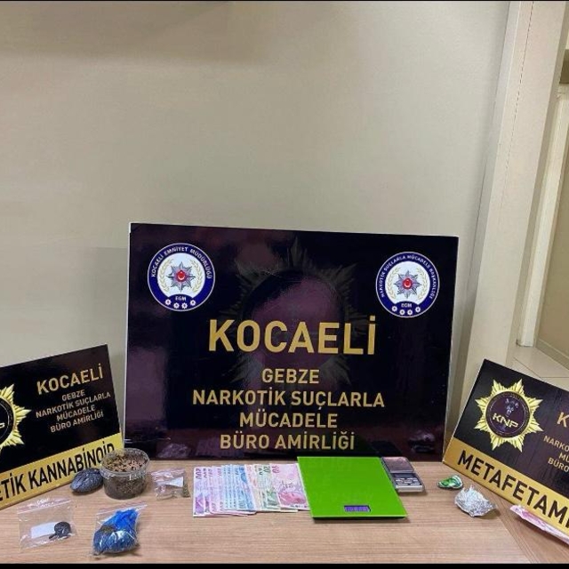 Kocaeli'de uyuşturucu operasyonunda yakalanan 5 şüpheli tutuklandı