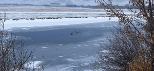Ardahan'da Kura Nehri'nin yüzeyi buz tuttu