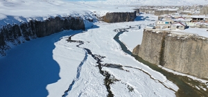 Karla kaplanan Murat Kanyonu dronla görüntülendi