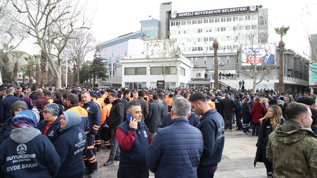 Denizli'de yeniden aday gösterilen Büyükşehir Belediye Başkanı Zolan için karşılama töreni düzenlendi