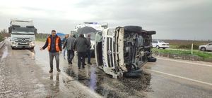 Adana'da minibüsün devrildiği kazada 8 kişi yaralandı