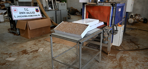 İzmir'de "sigara fabrikası" gibi çalışan depoya baskın düzenlendi