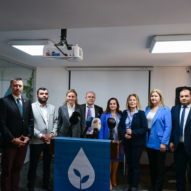 DEVA Partisi İzmir'deki bazı belediye başkan adaylarını tanıttı