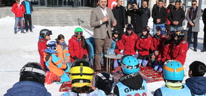 Gençlik ve Spor Bakan Yardımcısı Eminoğlu, Hakkari'de gençlerle buluştu: