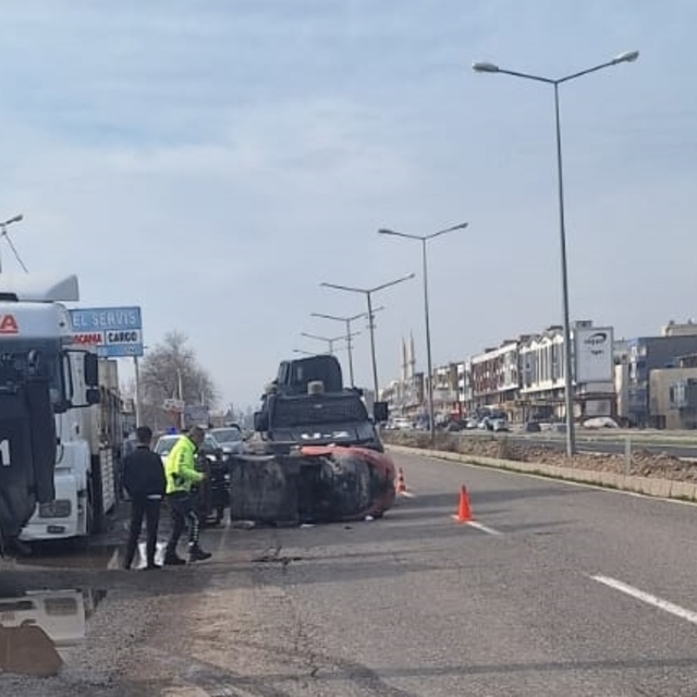 Diyarbakır'da devrilen forkliftin altında kalan kişi hayatını kaybetti