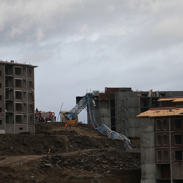 Manisa´da operatörün hayatını kaybettiği kule vinç kazasının görüntüleri or...