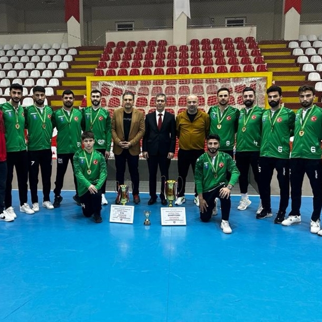 Erkekler Salon Hokeyi Süper Ligi'nde Gaziantep Polisgücü şampiyon oldu