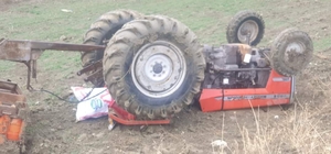 Çorum'da devrilen traktörün sürücüsü yaralandı
