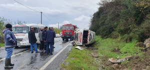 Aydın'da minibüsün devrilmesi sonucu 2 kişi yaralandı