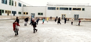 Çanakkale'nin bazı ilçelerinde kar etkili oluyor