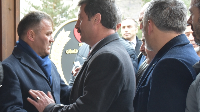 Gümüşhane Belediye Başkanı Çimen'in annesi son yolculuğuna uğurlandı