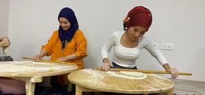 Amasya'da öğrenciler "Ninemin Tarifleri Atölyesi'nde" eski tarifleri öğreni...