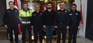Giresun'da ATM'de unutulan para sahibine teslim edildi